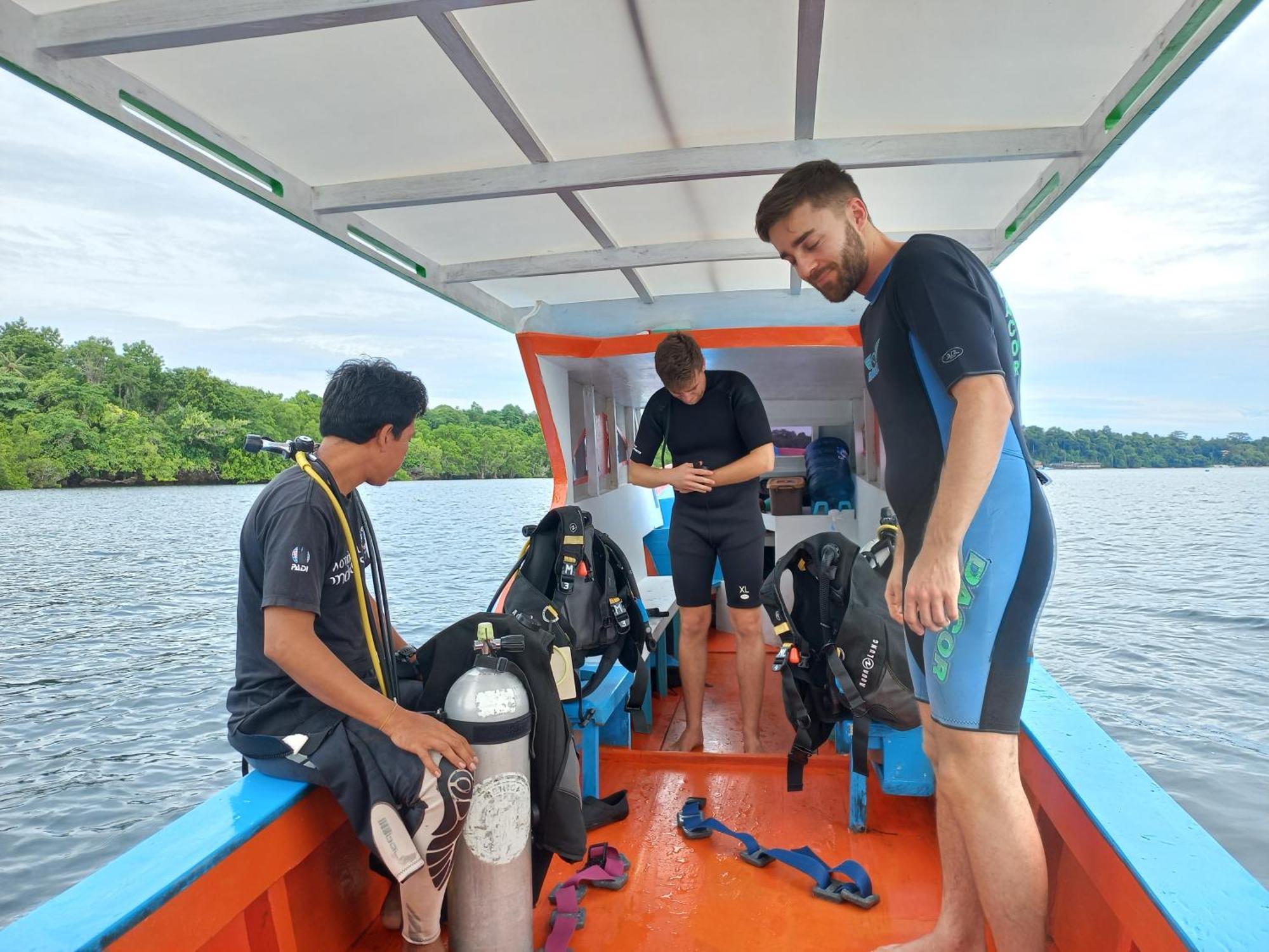 4 Sisters Divers Bunaken Bagian luar foto